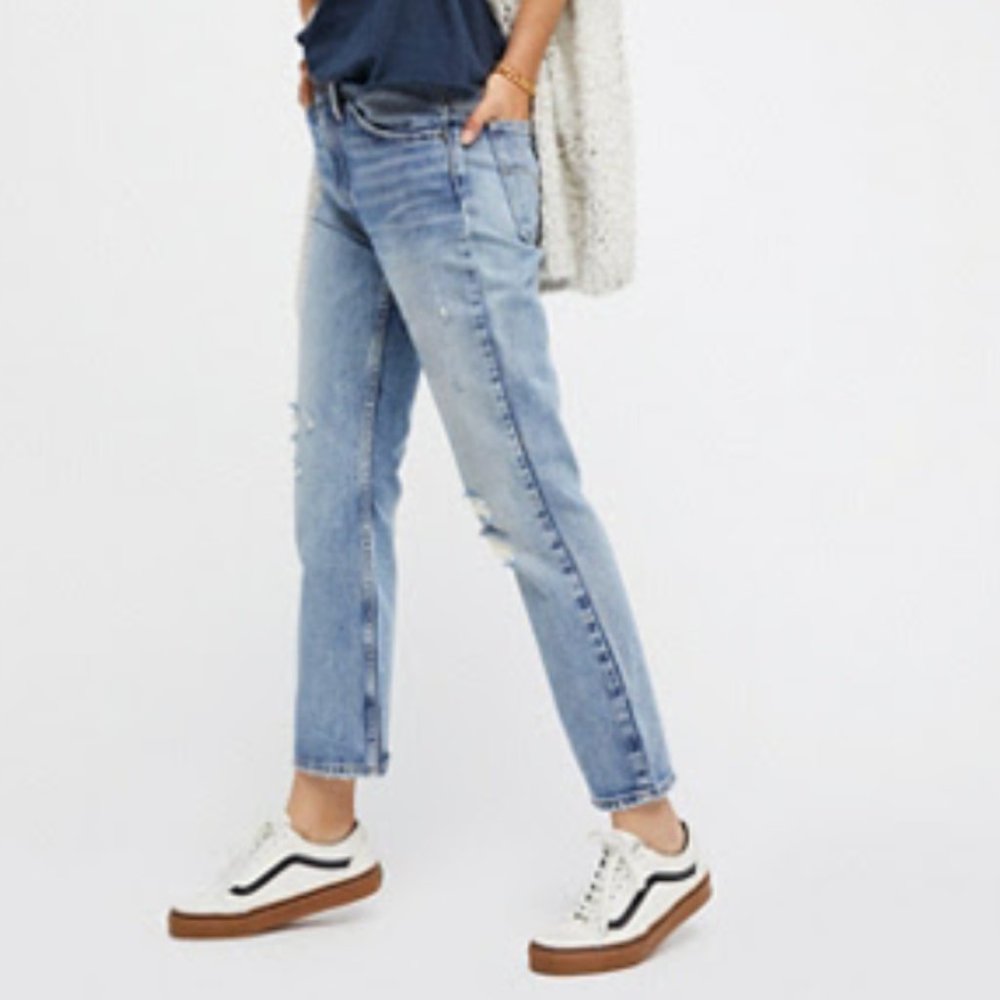 Levi’s 517 Cropped Boot Cut Jeans - distressed
